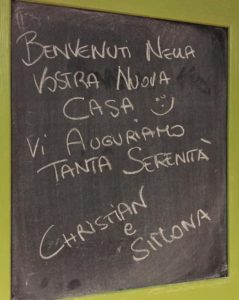 Un messaggio scritto su una lavagna - 1