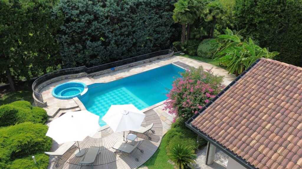 Villa con piscina in Brianza, ideale per vendita immobiliare