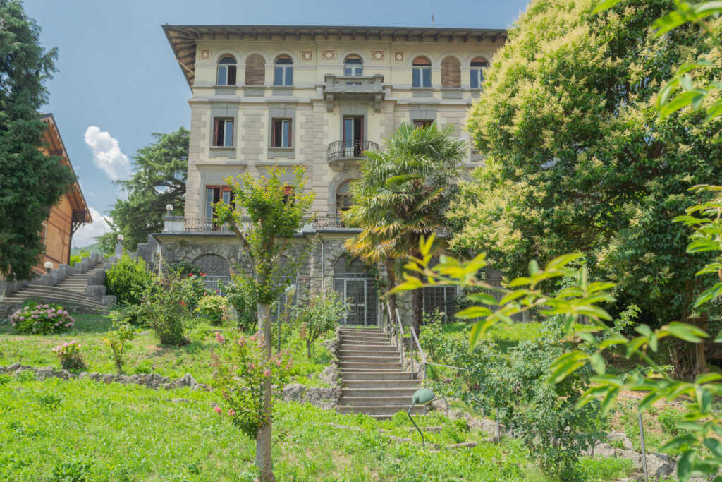 villa-in-vendita-a-lovere-sul-lago-diseo