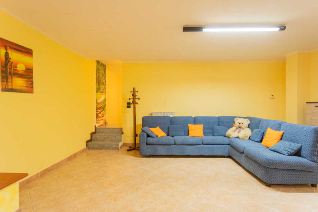 Come preparare una casa da vendere: fare manutenzione ai locali