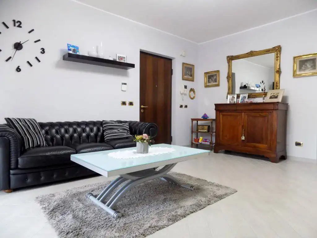 3-locali-con-giardino-in-vendita-a-Roncello-1
