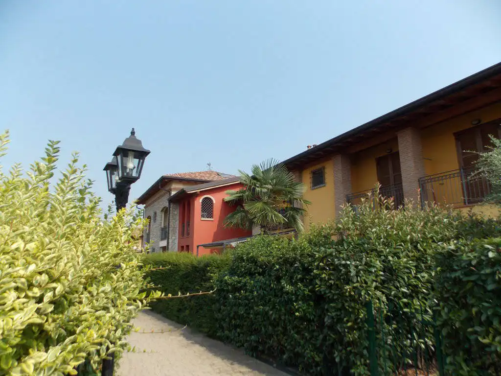 3-locali-con-giardino-in-vendita-a-Roncello-23