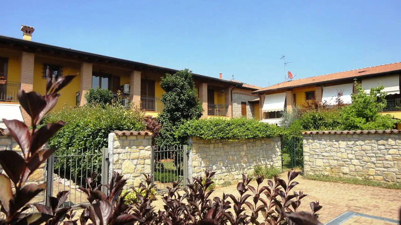 3-locali-con-giardino-in-vendita-a-Roncello-4