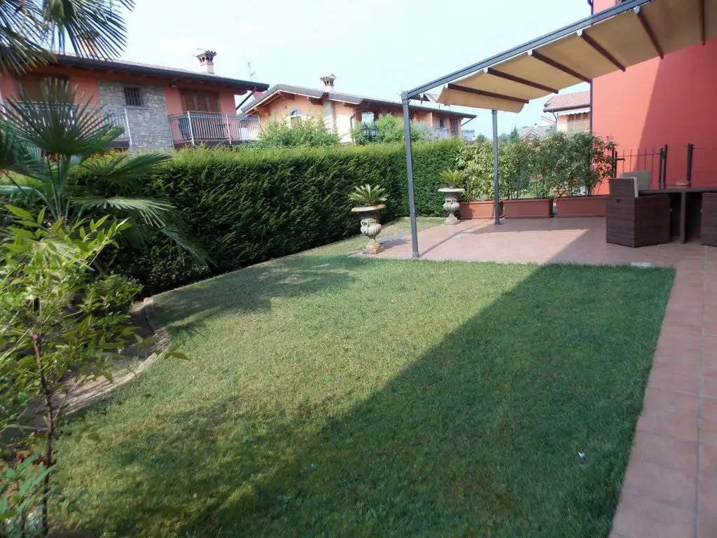 3-locali-con-giardino-in-vendita-a-Roncello