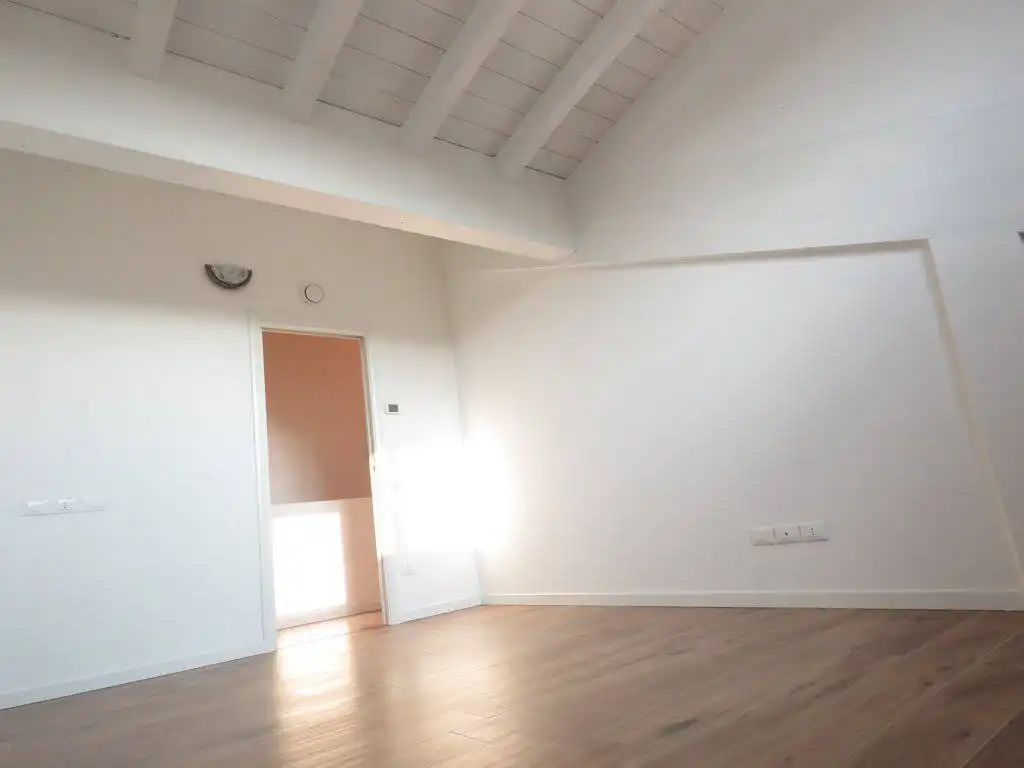 4-locali-con-terrazzo-in-vendita-a-Burago-di-Molgora-Brianza-4