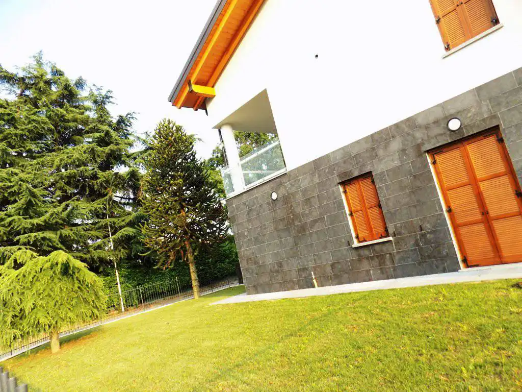 Appartamenti-in-vendita-con-giardino-a-Burago-di-Molgora-16