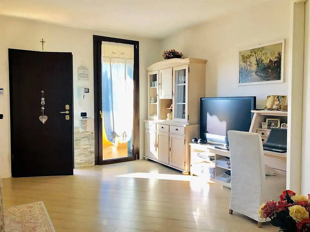 Appartamento-4-locali-con-giardino-in-vendita-a-Carnate-4