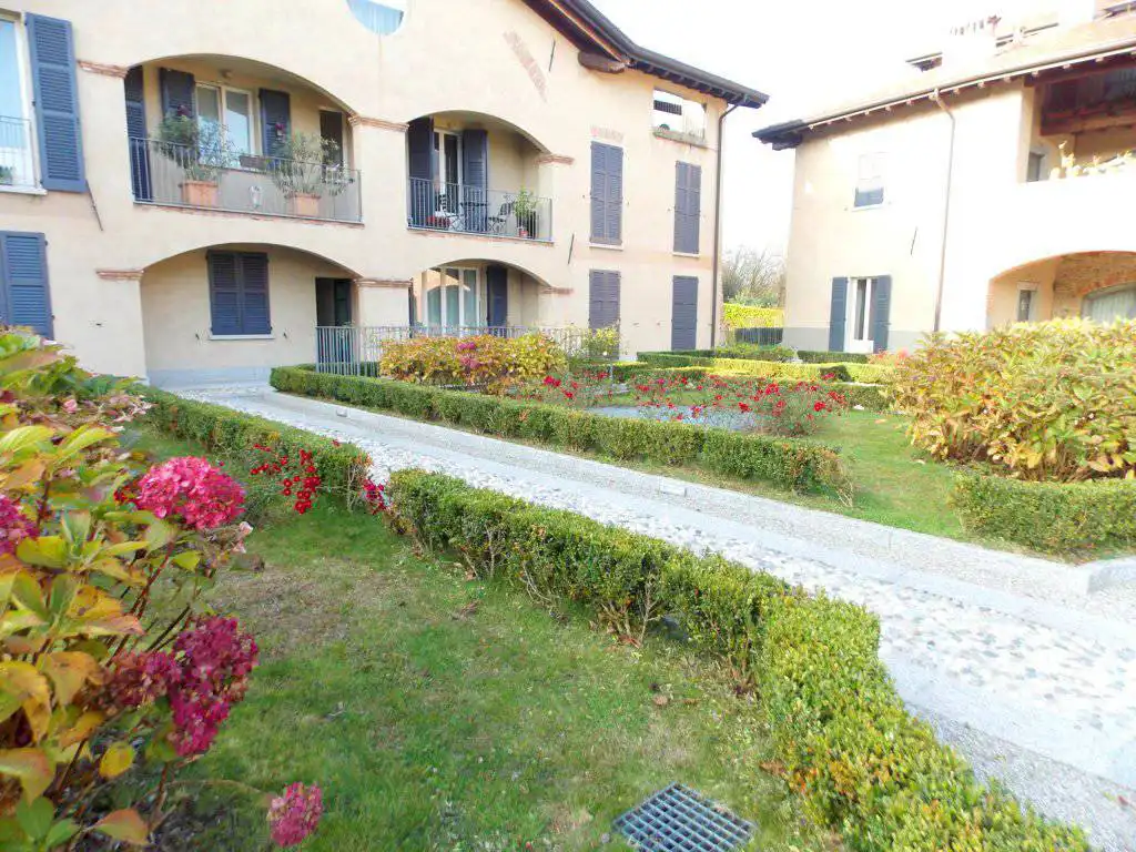 Appartamento-con-giardino-privato-in-vendita-a-Castello-di-Brianza-10