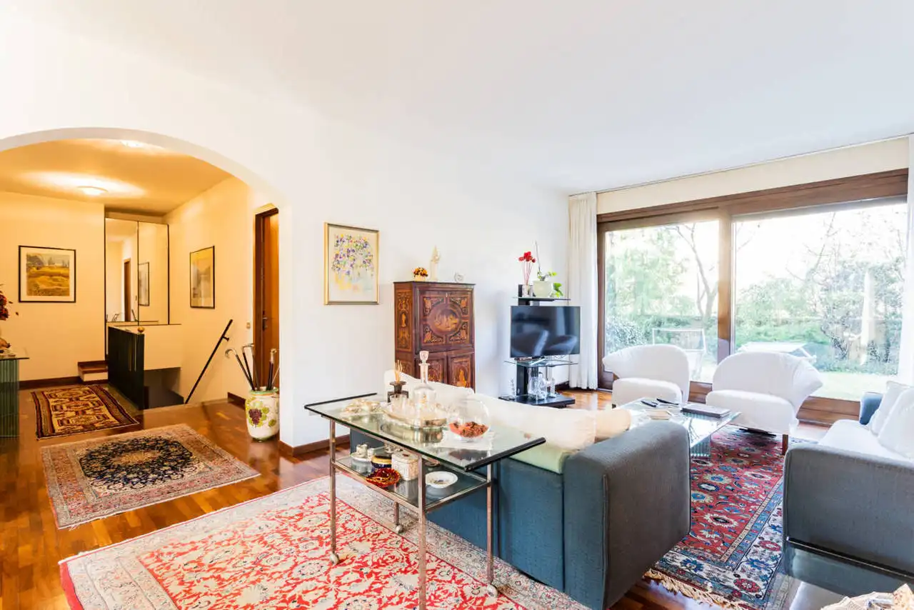 Appartamento-con-giardino-privato-in-vendita-a-Lesmo-5