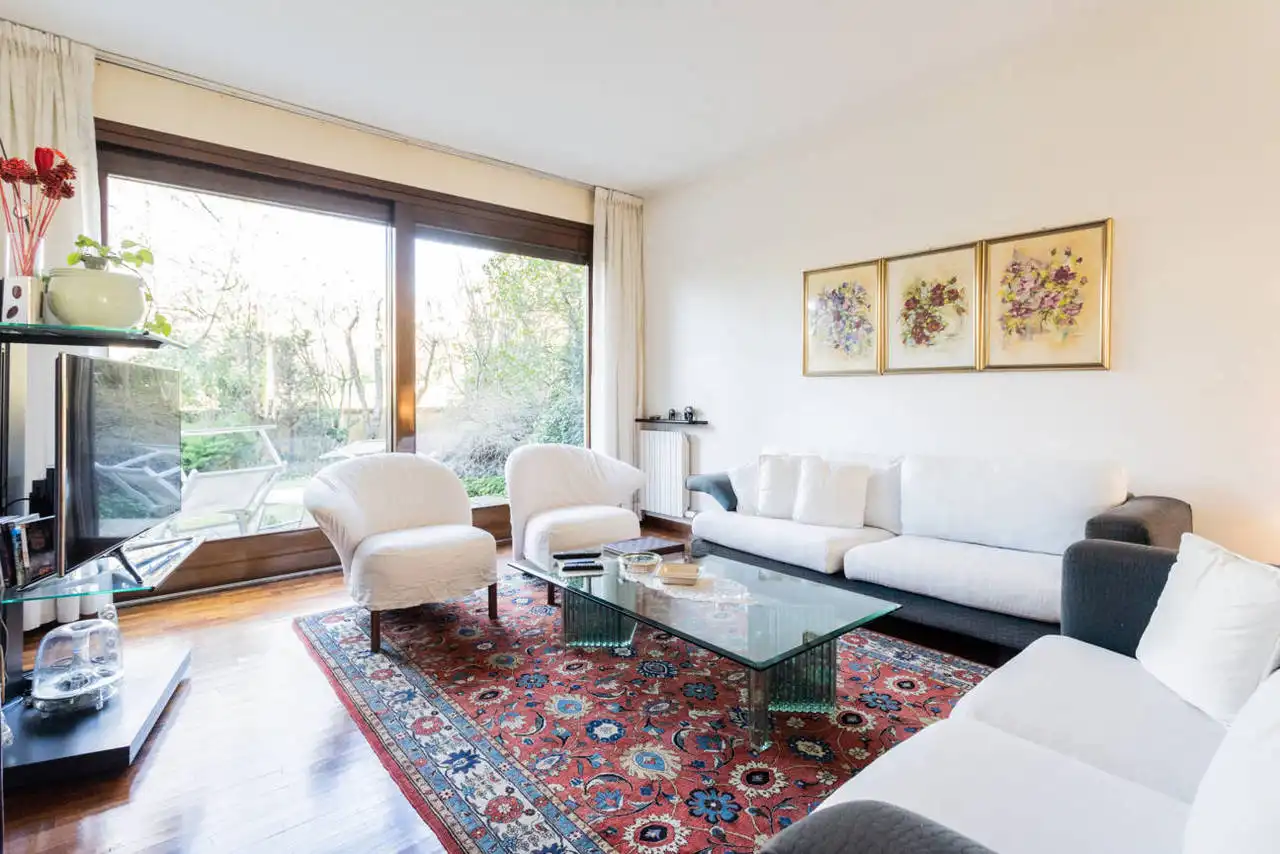 Appartamento-con-giardino-privato-in-vendita-a-Lesmo
