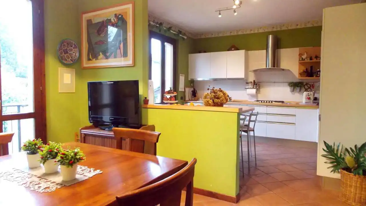 Appartamento-di-ampia-metratura-in-vendita-a-Carnate-14