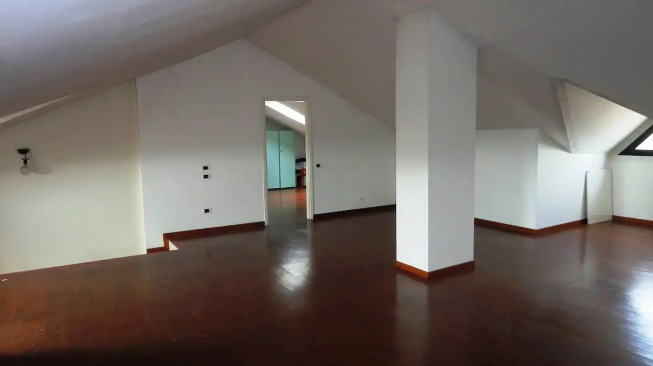 Appartamento-in-vendita-ultimo-piano-a-Vimercate-3