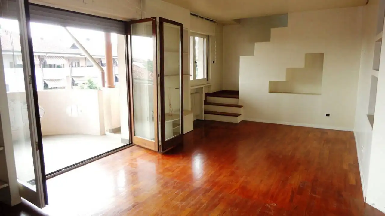 Appartamento-in-vendita-ultimo-piano-a-Vimercate
