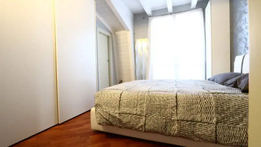 Appartamento-ultimo-piano-con-terrazzo-in-vendita-a-Correzzana-4