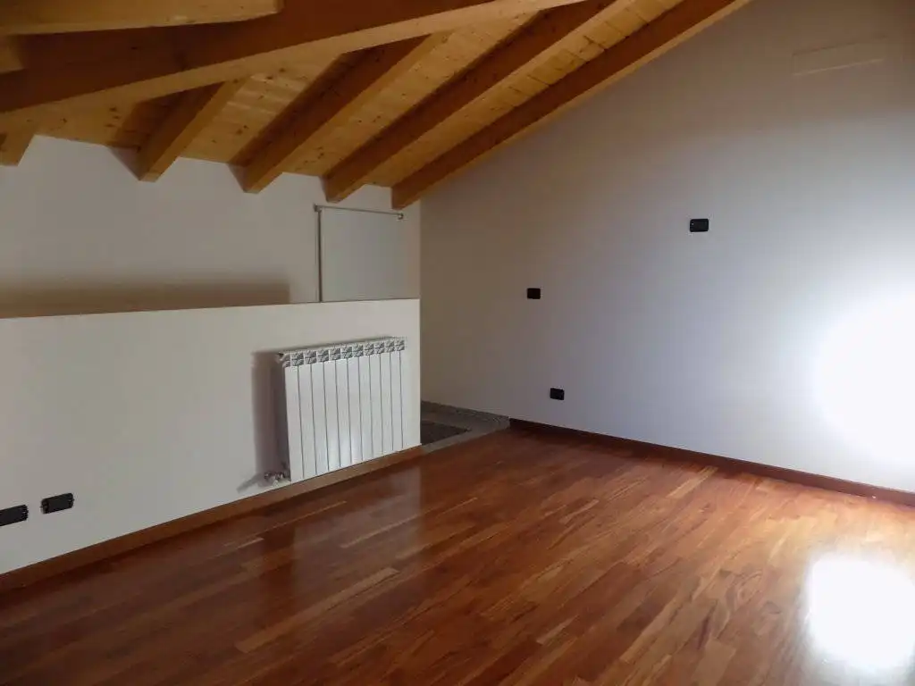 Appartamento-ultimo-piano-in-vendita-a-Busnago-in-Brianza-16