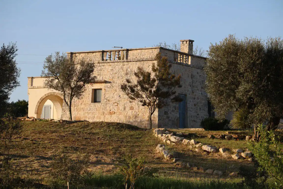 Casale-ristrutturato-in-vendita-a-Cisternino