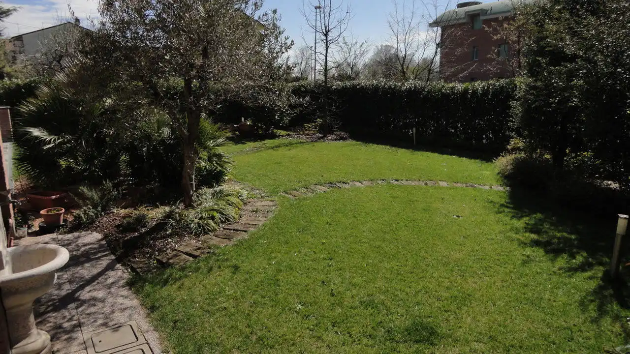 Case-con-giardino-in-vendita-a-Sulbiate-Bellusco-17