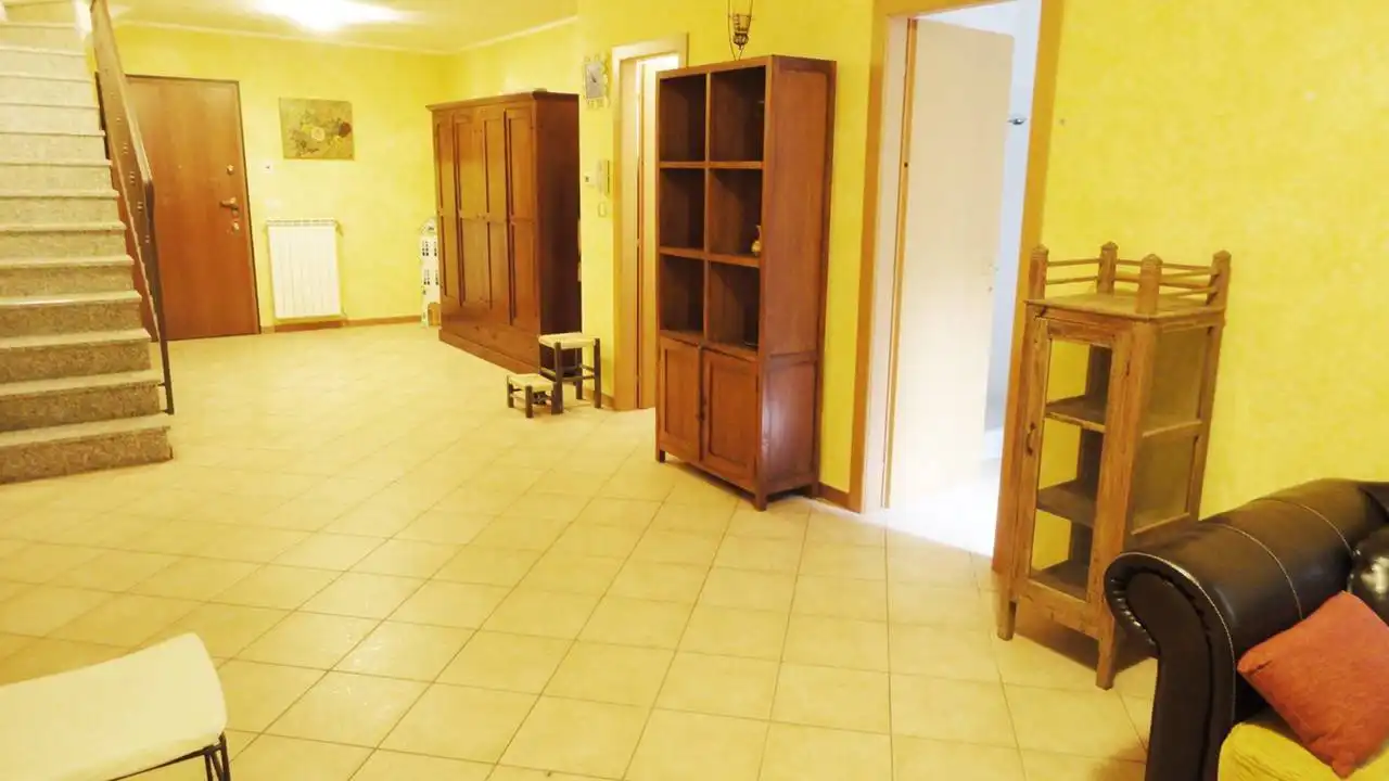 Case-in-vendita-con-giardino-a-Burago-Molgora-MB-13