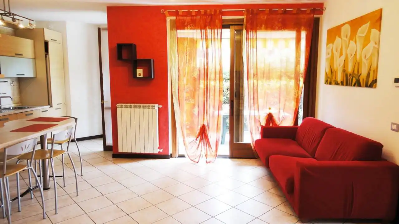 Case-in-vendita-con-giardino-a-Burago-Molgora-MB-3