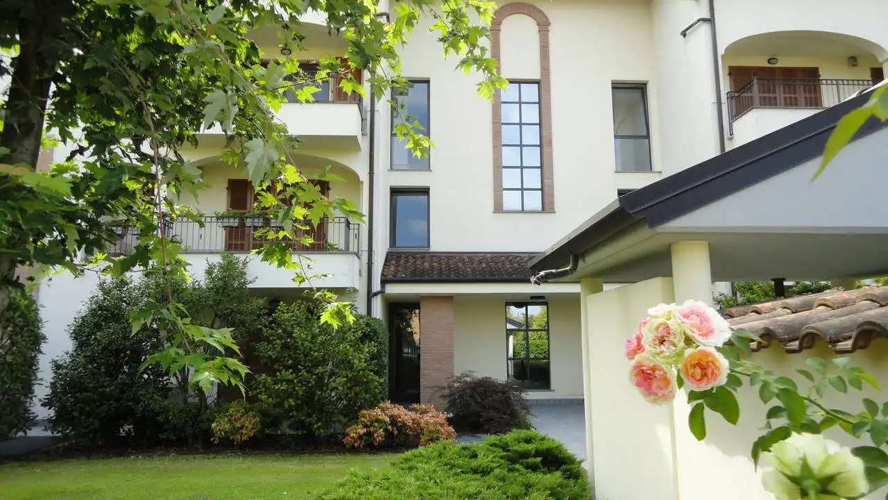 Case-in-vendita-con-giardino-a-Burago-Molgora-MB