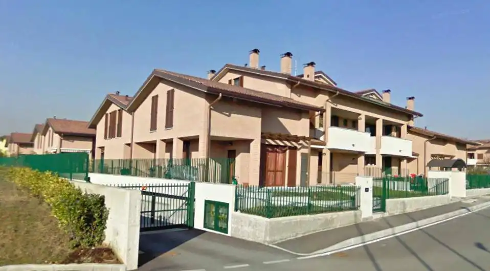 Case-in-vendita-con-giardino-a-Cavenago-Brianza-1