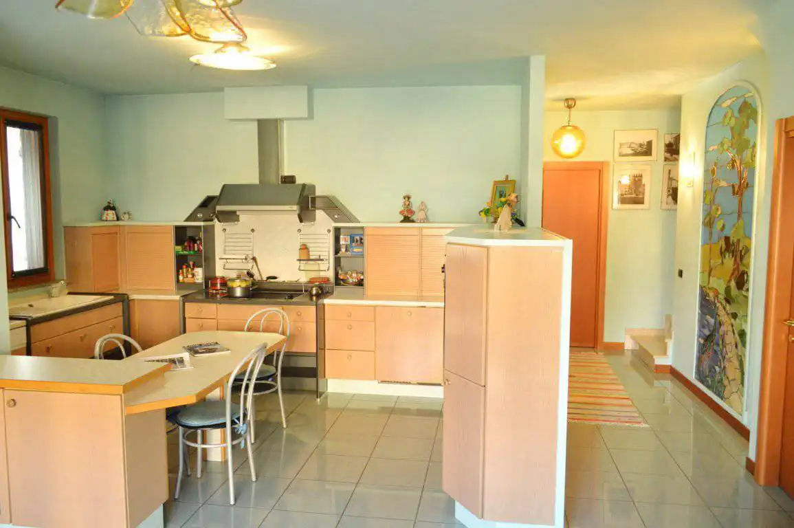 Case-in-vendita-con-giardino-ad-Agrate-Brianza-6