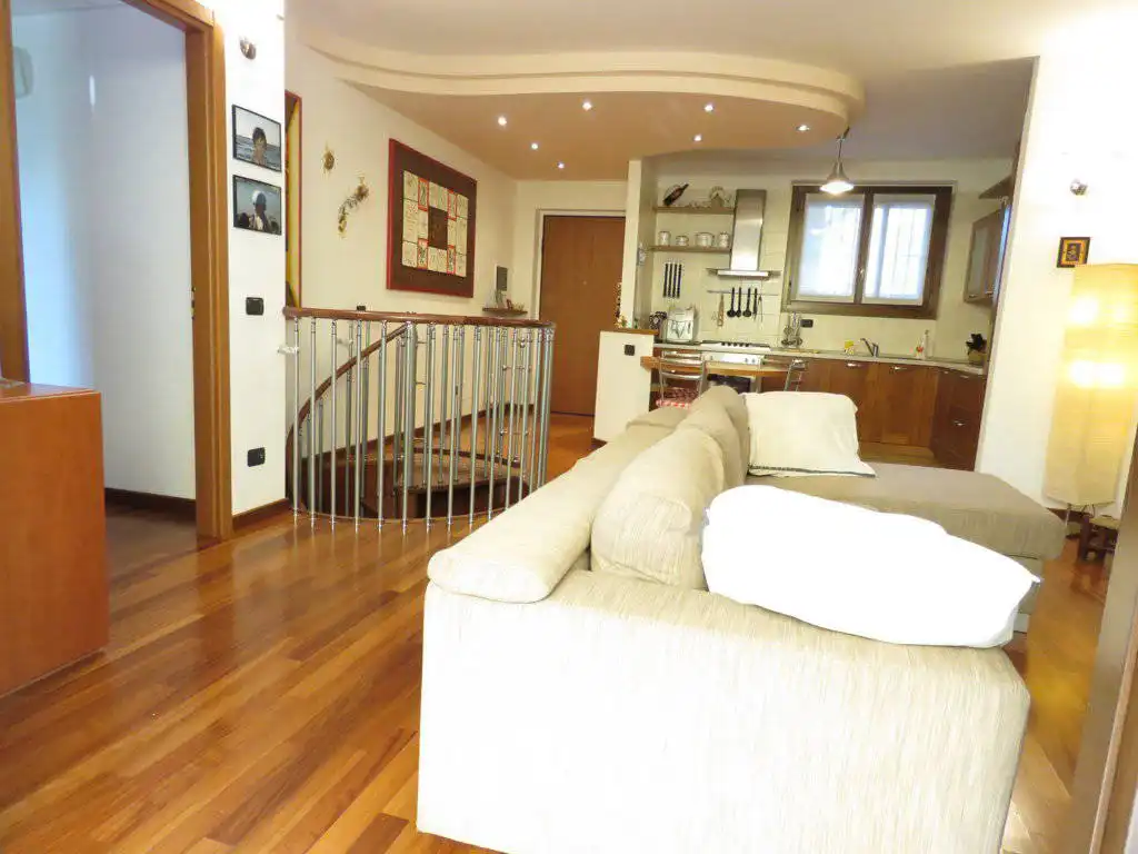 Case-in-vendita-con-giardino-in-Cavenago-Brianza-21