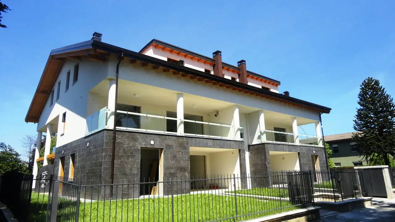 Case-in-vendita-con-terrazzo-a-Burago-di-Molgora-in-Brianza-5