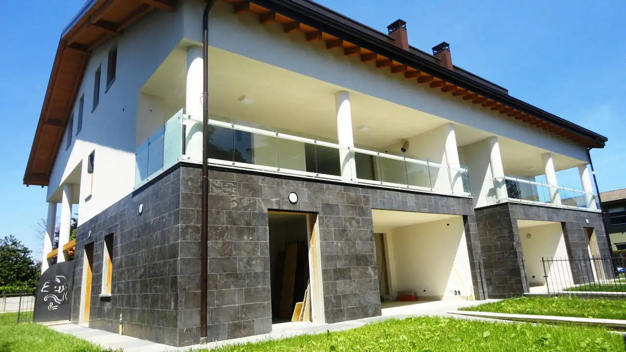 Case-in-vendita-con-terrazzo-a-Burago-di-Molgora-in-Brianza-7