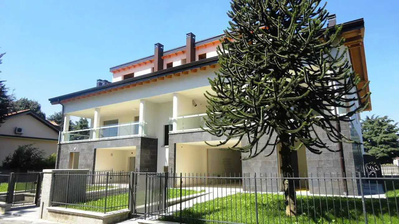 Case-in-vendita-con-terrazzo-a-Burago-di-Molgora-in-Brianza