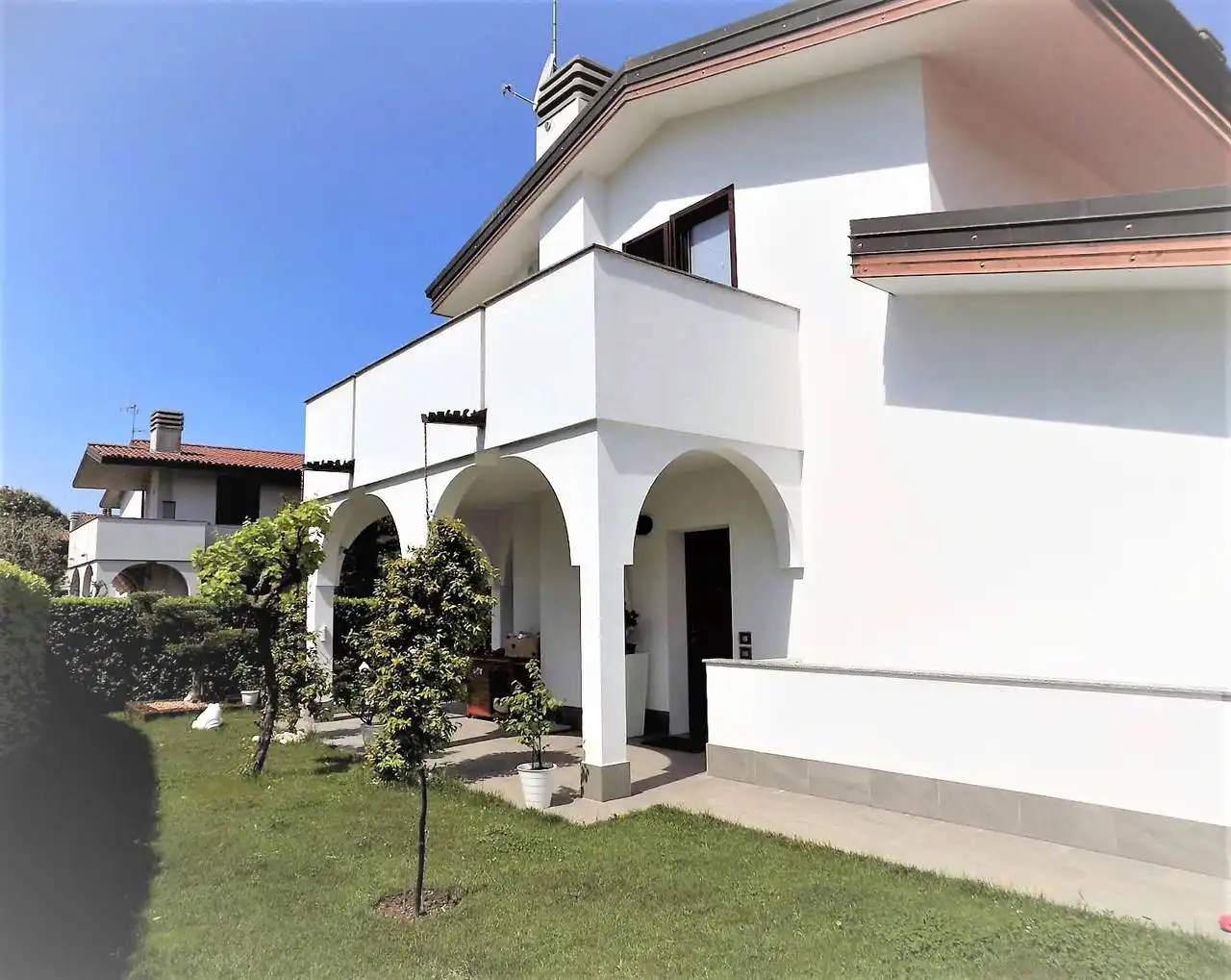 Porzione-villa-bifamigliare-ristrutturata-in-vendita-a-Carnate-26