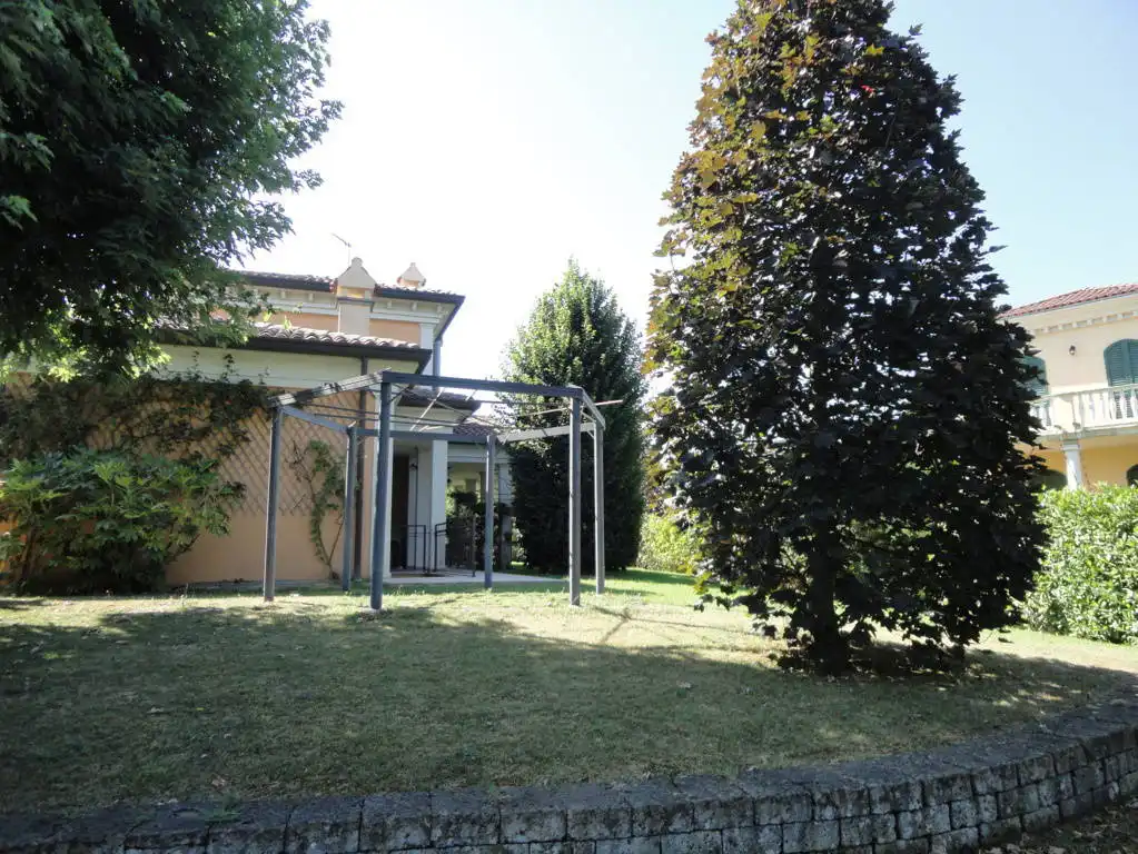 Villa-Singola-in-vendita-a-Montebello-della-Battaglia-Pavia-11