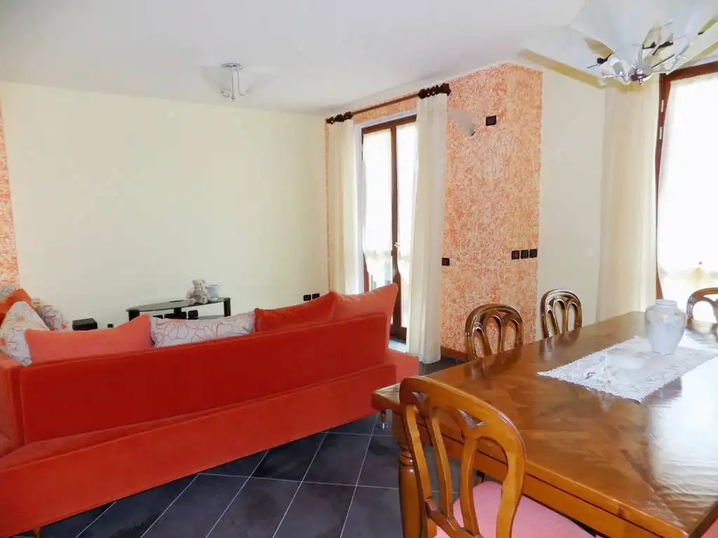 Villa-accogliente-e-curata-in-vendita-a-Cornate-d39Adda-in-Brianza-17