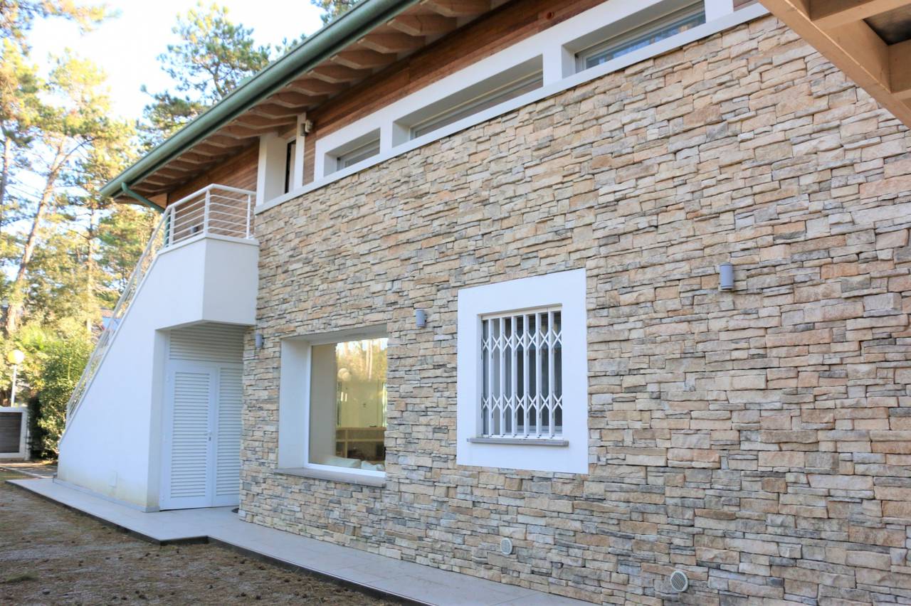 Villa-con-2-appartamenti-in-vendita-a-Bibione-3