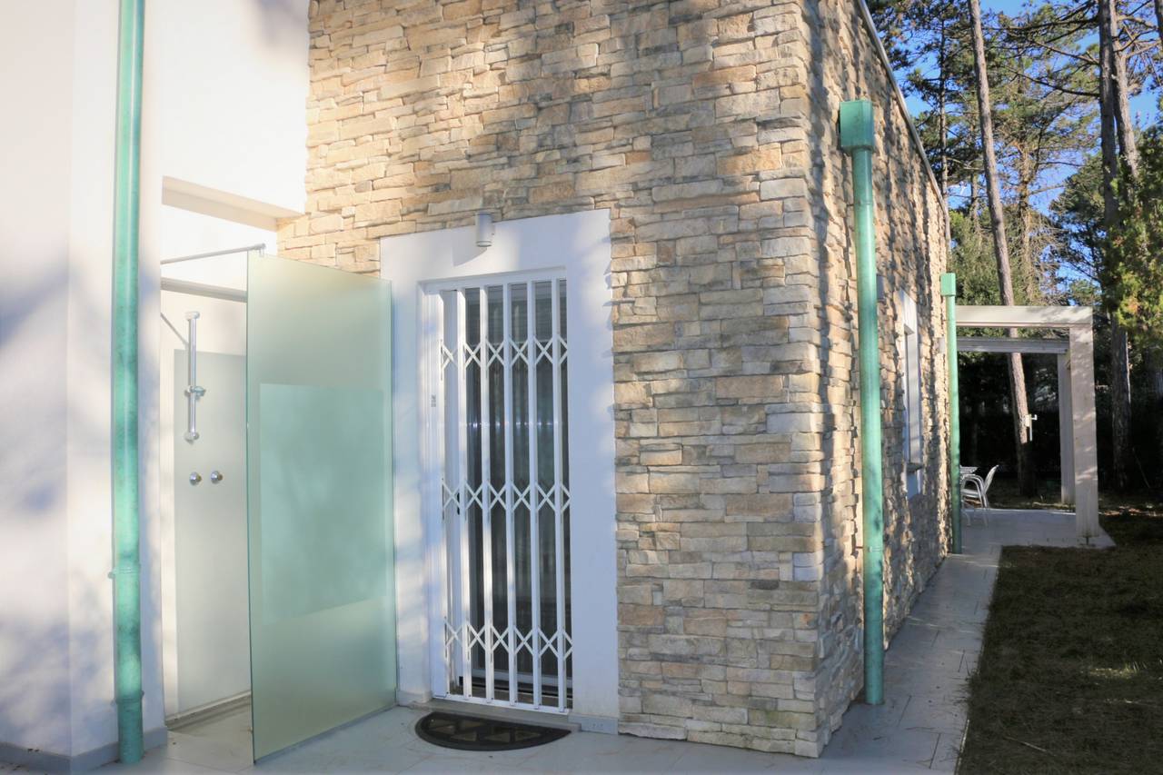 Villa-con-2-appartamenti-in-vendita-a-Bibione-7