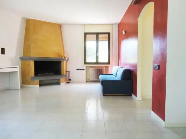 Villa-con-due-appartamenti-in-vendita-a-Cornate-d-Adda-8