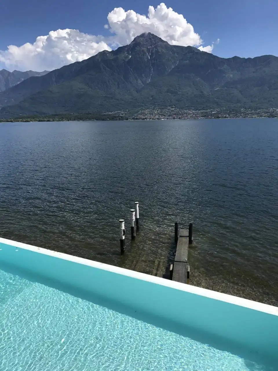 Villa-con-piscina-e-molo-sul-Lago-di-Como-in-vendita-a-Gera-Lario-16