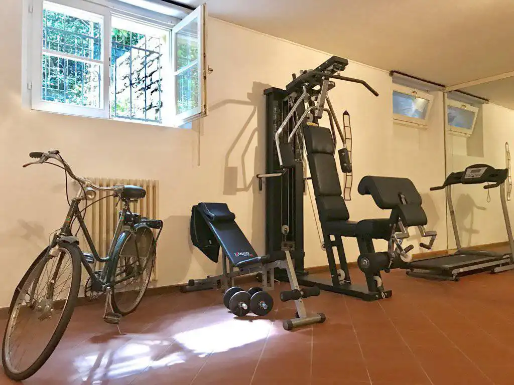 Villa-con-piscina-e-molo-sul-Lago-di-Como-in-vendita-a-Gera-Lario-19