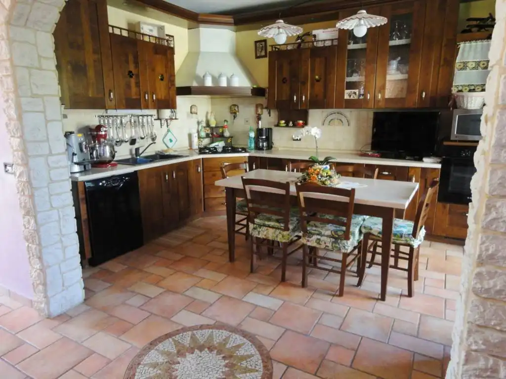 Villa-con-piscina-in-vendita-a-Busnago-in-Brianza-15