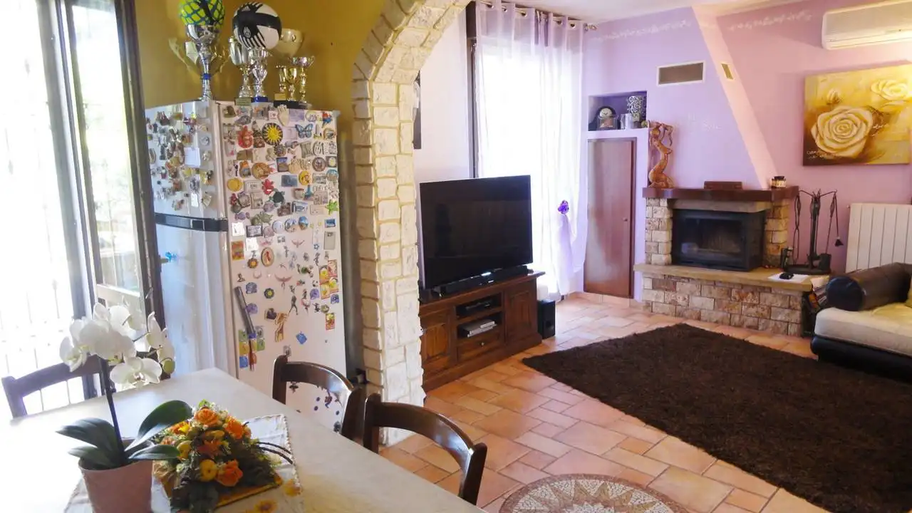 Villa-con-piscina-in-vendita-a-Busnago-in-Brianza-19
