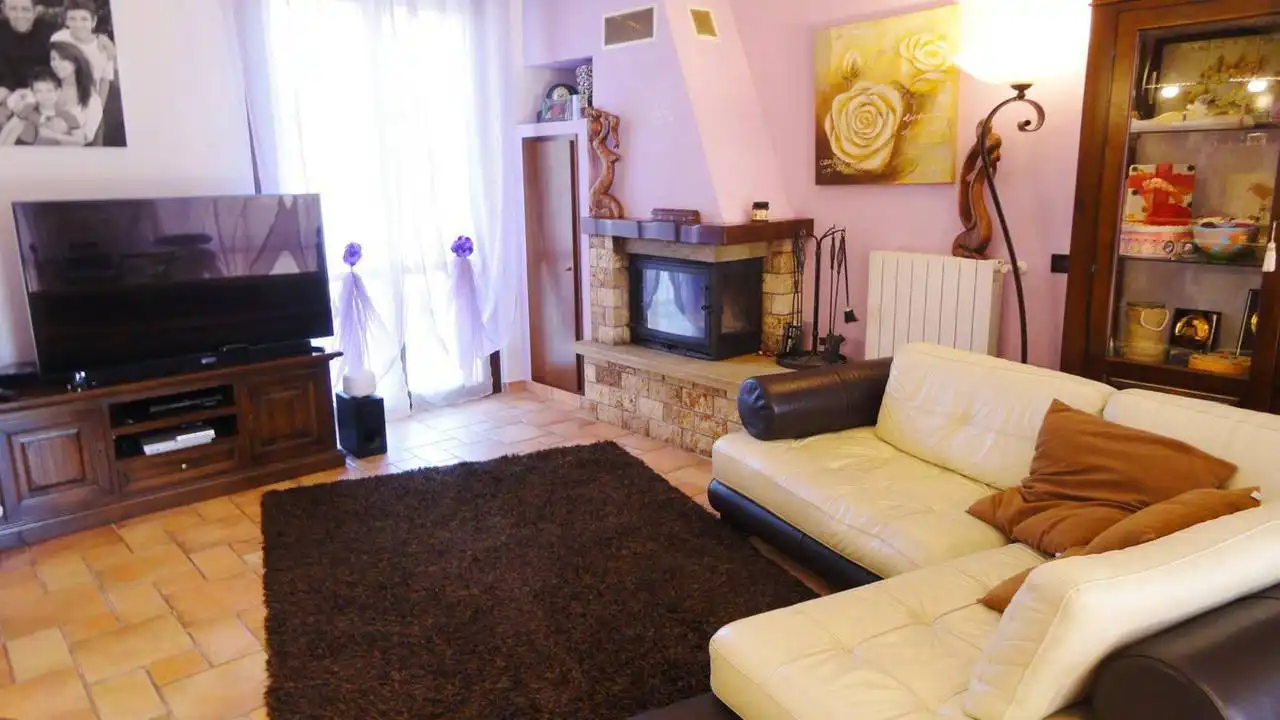 Villa-con-piscina-in-vendita-a-Busnago-in-Brianza-23