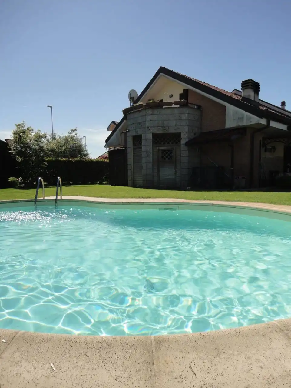 Villa-con-piscina-in-vendita-a-Busnago-in-Brianza-6