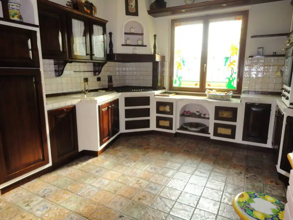 Villa-con-piscina-in-vendita-a-Roncello-7