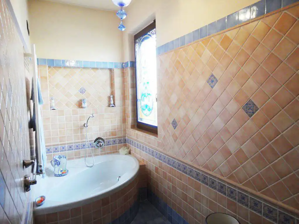 Villa-con-piscina-in-vendita-a-Roncello-8