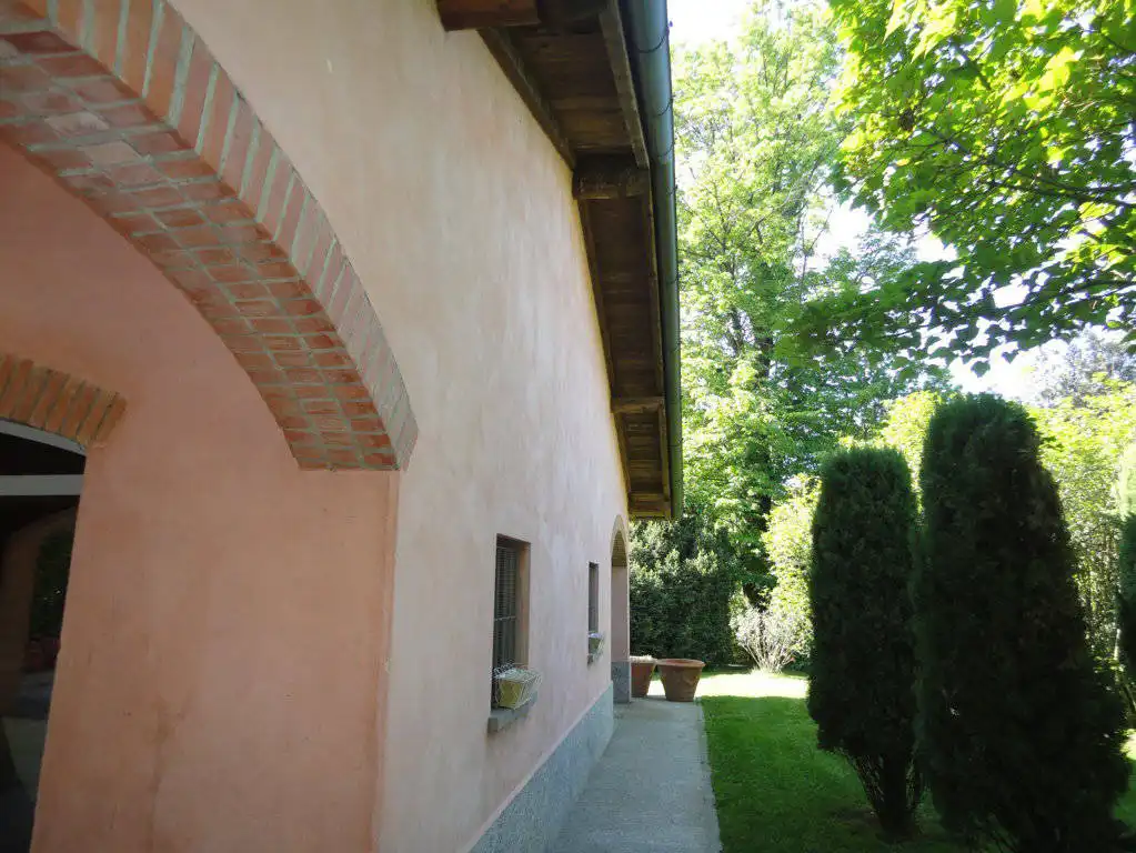 Villa-d39epoca-di-pregio-a-Missaglia-30