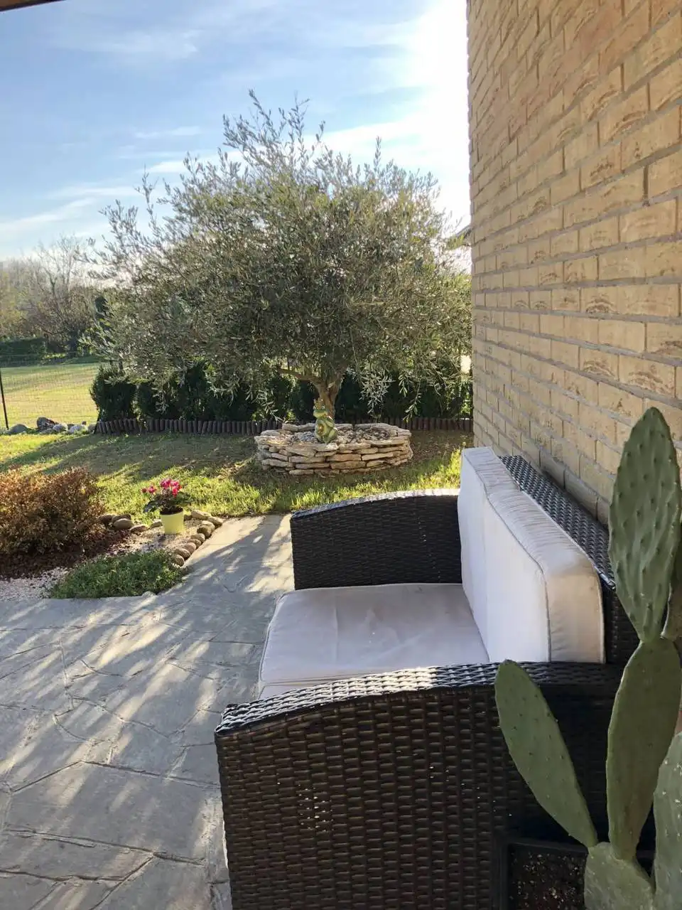 Villa-di-testa-in-vendita-a-Sulbiate-giardino-1.660-mq-14