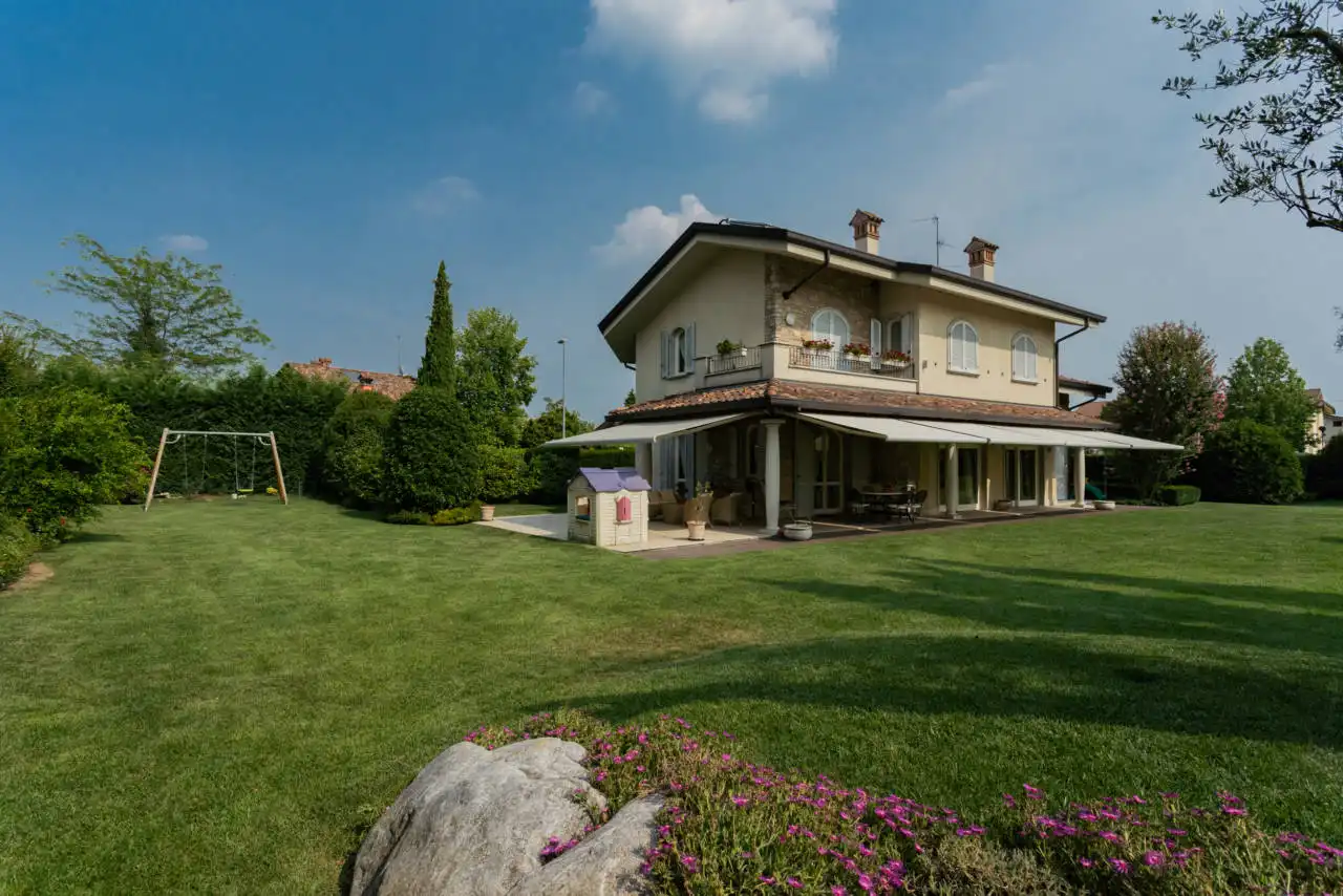 Villa in vendita a Camparada (62)