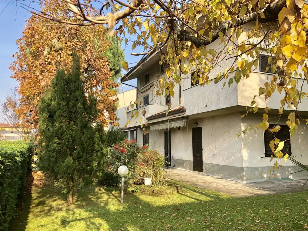 Villa-in-vendita-a-Ornago-23