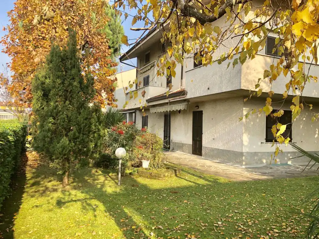 Villa-in-vendita-a-Ornago