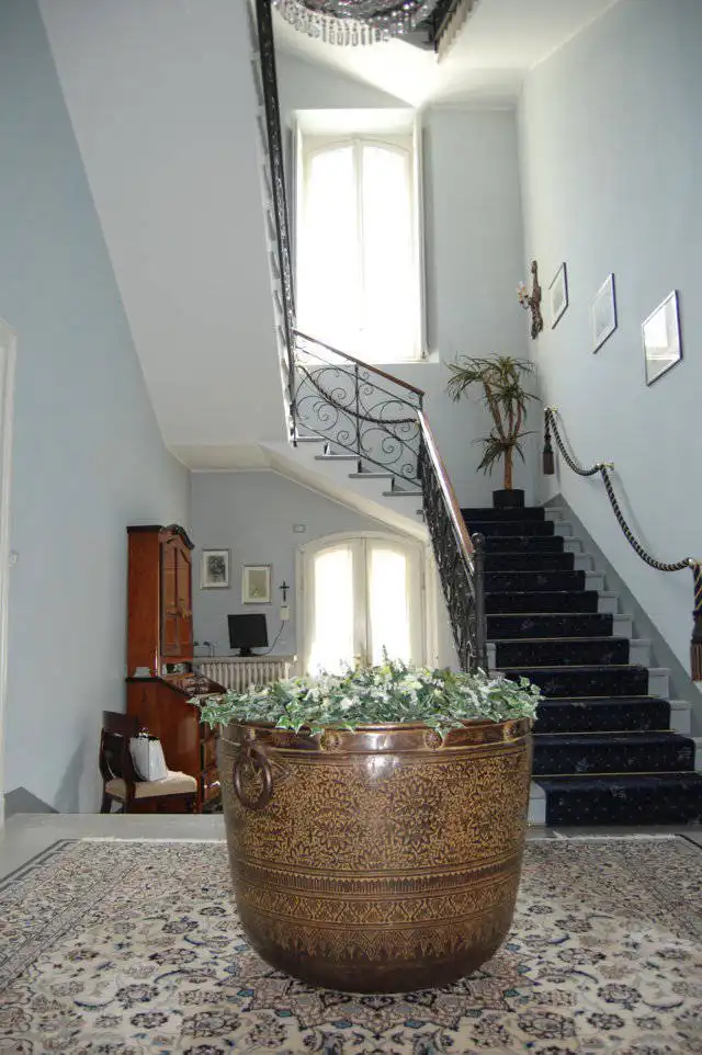 Villa-singola-liberty-con-dependance-in-vendita-a-Merate-6